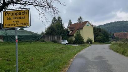 Bild: lei
Das einzige realisierte Golfer-Haus am Ortsrand von Pruppach könnte nach einem langen Stillstand in naher Zukunft doch noch Nachbarn bekommen.