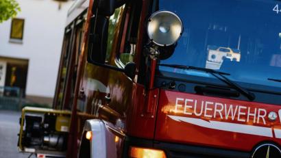 Bild: Philipp von Ditfurth/dpa
Ein Einsatzfahrzeug der Feuerwehr. Foto: Philipp von Ditfurth/dpa/Symbolbild