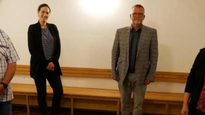 Bild: hmr
Das bewährte Vorstandsteam des Pencoed-Clubs Waldsassen wurde in seinen Ämtern für weitere zwei Jahre bestätigt: (von links) Schriftführer Werner Köstler, Dritte Vorsitzende Susanne Zitzmann, Erster Vorsitzender Lutz Haß und Zweite Vorsitzende Andrea Schiml.