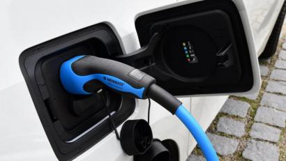 Bild: Petra Hartl
Die Möglichkeiten für E-Autos im Landkreis Neustadt/WN Strom zu tanken, sind noch begrenzt.