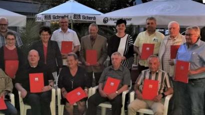 Bild: SPD OV Waldsassen/exb
Die geehrten Mitglieder des SPD-Ortsvereins mit der Kreisvorsitzenden Brigitte Scharf, Ortsvereinsvorsitzender Angela Baumgartner und Fraktionssprecherin Monika Gerl.