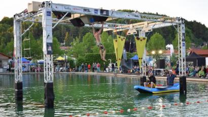 Archivbild: wku
Mit ihren Kletterfestivals war die Frankenpfalz auch im Naturbad in Königstein zu Gast. Eine Neuauflage ist noch nicht in Sicht, aber immerhin erscheint demnächst ein aktualisierter Kletter-Flyer.