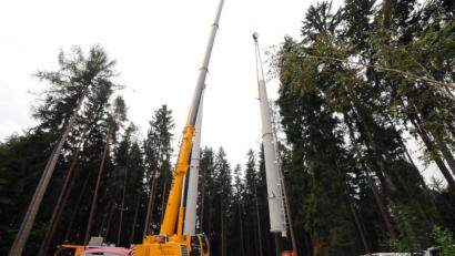 Bild: Stephan Huber
Unter anderem mit dem diesem neuen Maststandort im Hirschwald macht das Bayerische Landeskriminalamt den Landkreis fit für die Umstellung der Alarmierung von Rettungskräften auf das behördliche Digitalfunknetz.