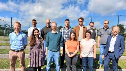 Bild: lg
Schulleiter Ludwig Pfeiffer (rechts) hieß elf neue Lehrkräfte am Ortenburg-Gymnasium willkommen.