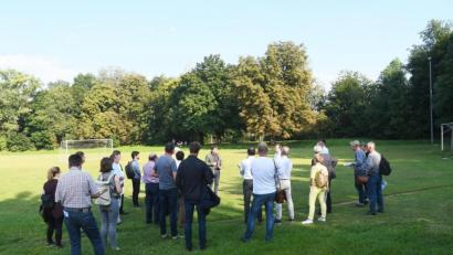 Bild: Gabi Schönberger
Auf dem Turnerbundgelände will die Stadt Sozialwohnungen bauen. Ein wegweisendes Projekt, das offenbar noch vieler Gespräche bedarf. Der Bauausschuss vertagte den Beschluss über den Bebauungsplan in die Oktober-Sitzung.