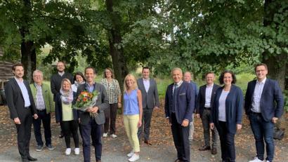 Bild: bey
Albert Rupprecht ist wieder einstimmig zum Vorsitzenden der Bundeswahlkreiskonferenz der nördlichen Oberpfalz gewählt. Seine Stellvertreter sind die Landtagsabgeordneten Stephan Oetzinger (links) und Tobias Reiß (Dritter von rechts).