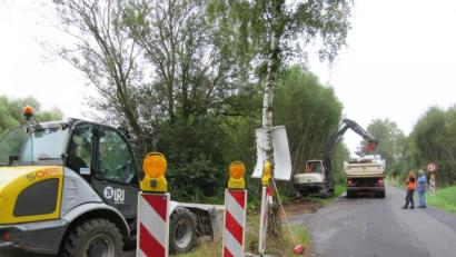 Bild: kgg
Am Mittwoch ist mit dem Ausbau der innerörtlichen Verbindungsstraße für die Funktion als Umleitung während der Deckensanierung der Bundesstraße 299 durch Waldsassen begonnen worden.
