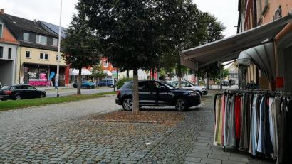 Bild: lnz
Zwei Drittel der Einzelhandelsbetriebe in Mitterteich befinden sich in der Innenstadt, vor allem am Oberen Markt (Bild) und am Unteren Markt.