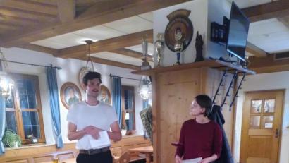 Bild: edo
Elina Dilger und Leander Schneider, Mitbegründer der Gruppe "Klimaentscheid Bayreuth", gaben einen umfassenden Einblick in die Arbeit mit Stadtrat und Bürgern.
