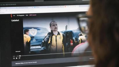 Bild: Gabi Schönberger
Der Film "Geliefert" kann in den Mediatheken von ARD und Arte angeschaut werden. Die Szene zeigt den Disput von Volker mit dem Trainer der gegnerische Mannschaft, dem TuS Weiden, und die kommt dem Autokennzeichen nach eindeutig aus der Max-Reger-Stadt.