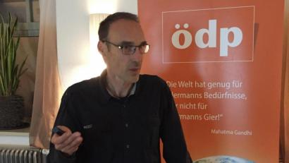 Bild: exb
Bundestagskandidat Sönke Siebold sprach beim Wahlkampfabschluss der ÖDP in Burglengenfeld.