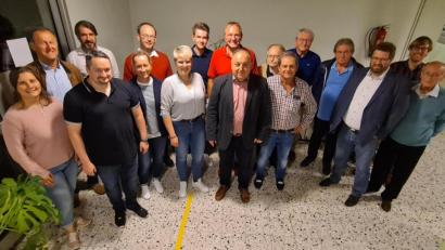 Bild: Markus Bayer
Vorne von links: Katharina Hackl, Andreas Cermak, Andrea Meier, Lisa Hartinger, Hans Hartinger, Peter Karzmarczyk, Bundestagskandidat Johannes Foitzik, Dieter Seeliger. 
Hinten von links: Richard Gaßner, Thorsten Kraft, Wolfang Roggenhofer, David Mandrella, Udo Fechtner, Karl Holzapfel, Werner Cermak, Herbert Breitkopf, Patrick Hackl.