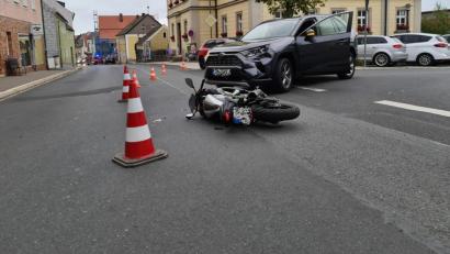 Bild: Roland Wellenhöfer
Nur leichte Verletzungen zog sich bei einem Unfall in Erbendorf ein Motorradfahrer zu.