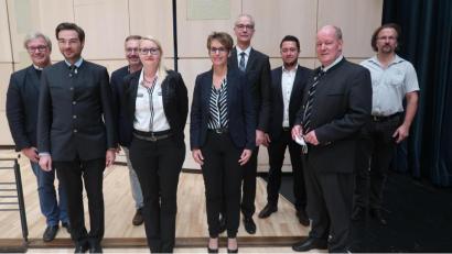 Bild: Kunz
Der neue Vorstand des Haus- und Grundbesitzervereins Weiden und Umgebung mit Landtagsabgeordnetem Stephan Oetzinger (Zweiter von links) und dem Polizeibeamten Dieter Melzner.