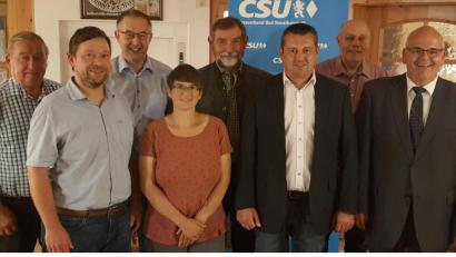Bild: CSU Bad Neualbenreuth/exb
Die neue Führungsspitze der CSU Bad Neualbenreuth mit Christian Hebert sowie Christian Schnurer und Daniela Altnöder (vordere Reihe).