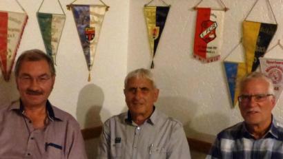 Bild: jp
Die neu gewählte Tennis-Spartenleitung (von links): Josef Piehler, Hans König und Karl-Heinz Schmidt.