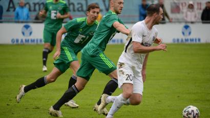 Archivbild: Andreas Brückmann
Nach drei Niederlagen in Folge soll es diesmal wieder ein Sieg sein. Die DJK Ammerthal (von links Lukas Dotzler, Yannik Grader und Manuel Geiger) erwarten am Samstag den 1. FC Sand.