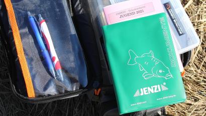 Bild: Evi Wagner
Diese Dokumente sollte ein Angler immer dabei haben: Fischereischein und Angelerlaubnisschein. Am Happurger Stausee konnte ein Mann sie nicht vorweisen. Er wird angezeigt.