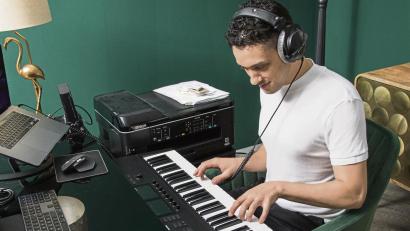 Symbolbild:  Christin Klose/dpa
Berufswunsch Musiker? Bei der Karrierewahl dürfen junge Menschen ruhig ihren Leidenschaften nachgehen, ein Plan B ist aber immer hilfreich.