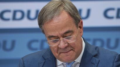 Bild: Michael Kappeler/dpa
CDU-Kanzlerkandidat Armin Laschet sieht sich nach der Bundestagswahl Rücktrittsforderungen aus der eigenen Partei ausgesetzt.
