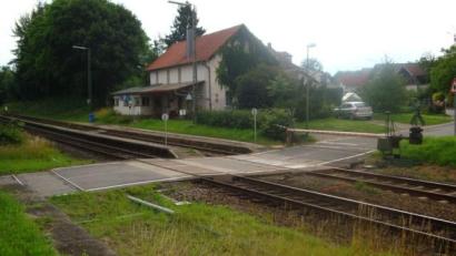 Bild: Bundespolizei
In der Nähe des Kothmaißlinger Bahnhofes schossen zwei Mädchen an den Gleisen Selfies. Die Strecke musste gesperrt werden.
