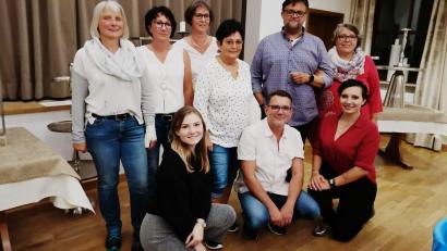 Bild: Kodalle/exb
Das Vorstandsteam (von links): Marion Lindner, Gudrun Mitterer, Susanne Bachfischer, Andra Rath (Beisitzer), Peter Sommerer (Vorsitzender), Claudia Minks (Jugendwart) sowie (unten, von links): Anna Kodalle (Schriftführer), Jürgen Mitterer (Kassier), Jessica Kugel ( 2. Vorsitzende).