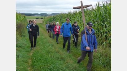 Bild: Reiner Hoffmann/exb
Die Wallfahrer aus Poppenricht pilgern nach Zant.