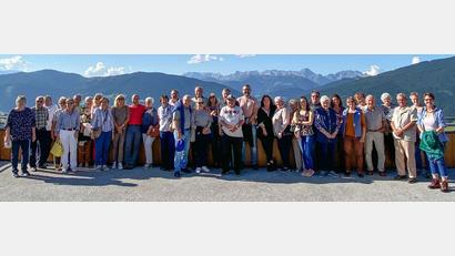 Bild: Amann/exb
Die Gruppe auf der Hochnössler-Alm; im Hintergrund das Tennengebirge.