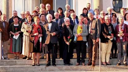 Bild: R. Kreuzer
Die Ehejubilare feierten ihre Hochzeit, von der Diamantenen bis zur Kristallhochzeit.