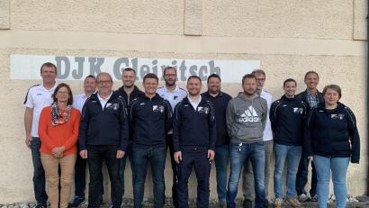 Bild: sgs
Die DJK hat eine neue Vorstandschaft: (von links): Christian Schwandner, Renate Ring, Hubert Irlbacher, Jürgen Bäumler, Leonhard Birner, Sebastian Kraus, Heinz Arbter, Sebastian Schwandner, Christian Gürtler, Jürgen König, Thomas Gschrey, Matthias Zinkl, Joachim Kellner und Cornelia Irlbacher. .