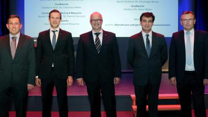 Bild: Stephan Huber
Die neuen Chefärzte am Klinikum St. Marien (von links): Christian Ritter, Richard Mauerer, Hans Wahn und Saman Djamil mit Klinik-Vorstand Manfred Wendl.