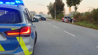 Bild: Hösamer
Bei einem Unfall am Donnerstagmorgen auf der Hoher-Bogen-Straße in Schwandorf wurden drei Menschen verletzt.