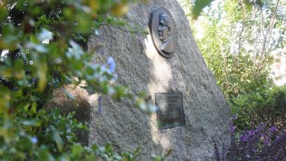 Bild: Gabriele Schönberger
Den Gedenkstein für Joseph von Eichendorff in der Konrad-Adenauer-Anlage hat Rupert A. Baron initiiert.