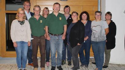 Bild: Stephan Wegerer/exb 
Die neu gewählte Vorstandschaft ist für zwei statt wie bisher für vier Jahre im Amt. Bürgermeister Franz Grabinger gratulierte der Führungsmannschaft.