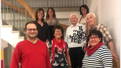 Bild: Eduard Bauer/exb
Der neue und alte Vorstand (von links): Jens Maschke, Ursula Soderer, Martina Auer-Bertelshofer (Schulleiterin), Marianne Rössler, Karin Schwarz, Heike Krafczyk, Klaus Hundhammer und Andrea Raimund.