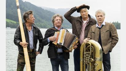 Bild: Hans Peter Hösl/exb
Gerhard Polt und die Well-Brüder aus dem Biermoos gestalten am 14. Oktober im Stadttheater einen besonderen bairischen Abend.