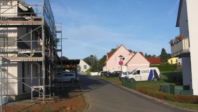 Bild: wro
Die Kurt-Schumacher-Straße liegt im Gebiet "Nördlich Marktplatz" (nahe des Rathauses). Nach einstimmigem Beschluss des Gemeinderates könnte dort bald ein Mehrfamilienwohnhaus verwirklicht werden.