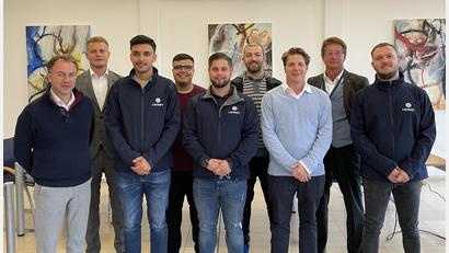 Bild: Marko Pammer/exb 
Das Team von Leonet steht ab sofort in Nabburg für Fragen rund um den Glasfaserausbau zur Verfügung und berät auch vor Ort.