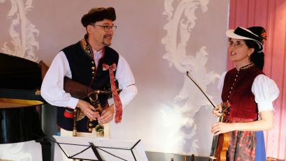 Bild: do
Heimatrauschen zum Klosterjubiläum: Auf dem Festprogramm stehen böhmisch-bayerische Volksmusik mit dem deutsch-böhmischen "duoconnessione".