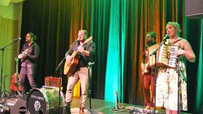 Bild: stg
Die Musiker von "John Garner" begeistern zum Auftakt der "Klein & Kunst"-Reihe.