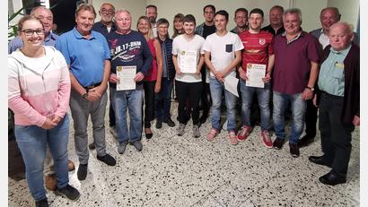 Bild: TSV Kümmersbruck/exb
Bei seiner Generalversammlung wählt der TSV Kümmersbruck einen neuen Vorstand und ehrt langjährige Mitglieder.