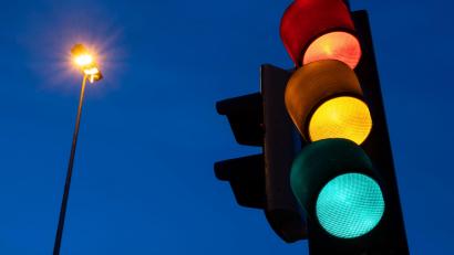 Symbolbild: Marijan Murat/dpa
Regiert in Deutschland künftig eine Ampelkoalition? Die Grünen wagen am Mittwochmorgen den ersten Schritt.
