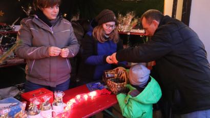 Archivbild: wrm
Ein Jahr war Pause und viele vermissten Weihnachtsmärkte und -basare. Heuer soll es wieder einen in Windischeschenbach im Pfarrhof geben. Wer mitmachen will, meldet sich bei der Stadt Windischeschenbach.
