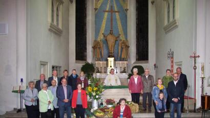 Bild:  Bernd Gerl/exb
In einem festlichen Gottesdienst dankten die Jubelpaare für die vielen gemeinsamen Jahre.