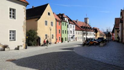 Bild: Gerhard Götz
Der Obere Markt in Nabburg trägt die Handschrift des vor wenigen Tagen verstorbenen Stadtplaners Hartmut Schließer.