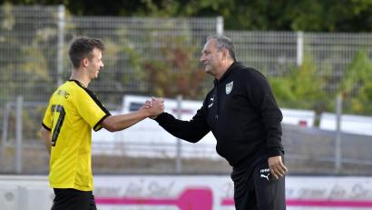 Archivbild: Ziegler
Trainer Karl-Heinz Wagner vom FC Amberg hat Vertrauen zu seinen Spielern.