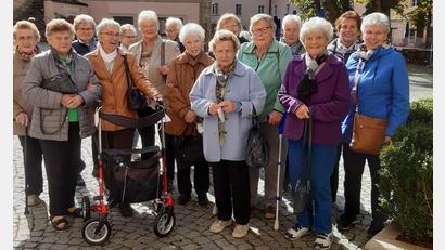 Bild: Edeltraud Frank/exb
Die Senioren aus Reuth bei Erbendorf und Krummennaab verbrachten einen schönen Tag in Kelheim.