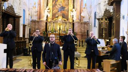 Bild: do
Mit einem speziellen Arrangement zum Doppeljubiläum der Prämonstratenser in Speinshart sorgt "Bavarian Brass" für ein fulminantes Festkonzert.