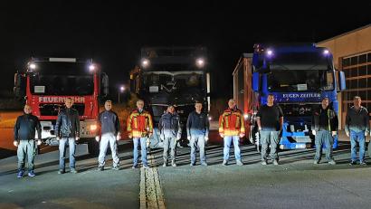 Bild: mde
Sonntagmorgen 3 Uhr in Kemnath: Drei LKW und zwei Transporter mit je zwei Fahrern machen sich auf den Weg ins Ahrtal. Über 50 Tonnen Baustoffe und Material wurden als Hilfsgüter dorthin geliefert.