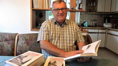 Bild: ubb
Autor Werner Robl war wieder fleißig. Auf Wunsch vieler Fans hat er Erinnerungen an seine Kindheit ab dem Alter von zehn Jahren in einem zweiten Band aufgeschrieben.